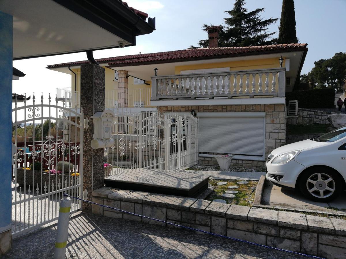 Guest House Vila Luka Portorose Esterno foto