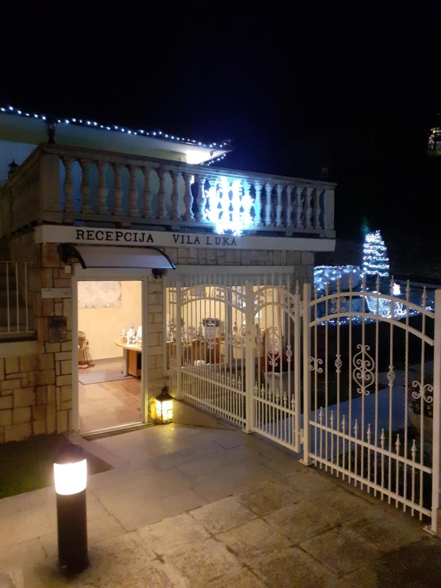 Guest House Vila Luka Portorose Esterno foto