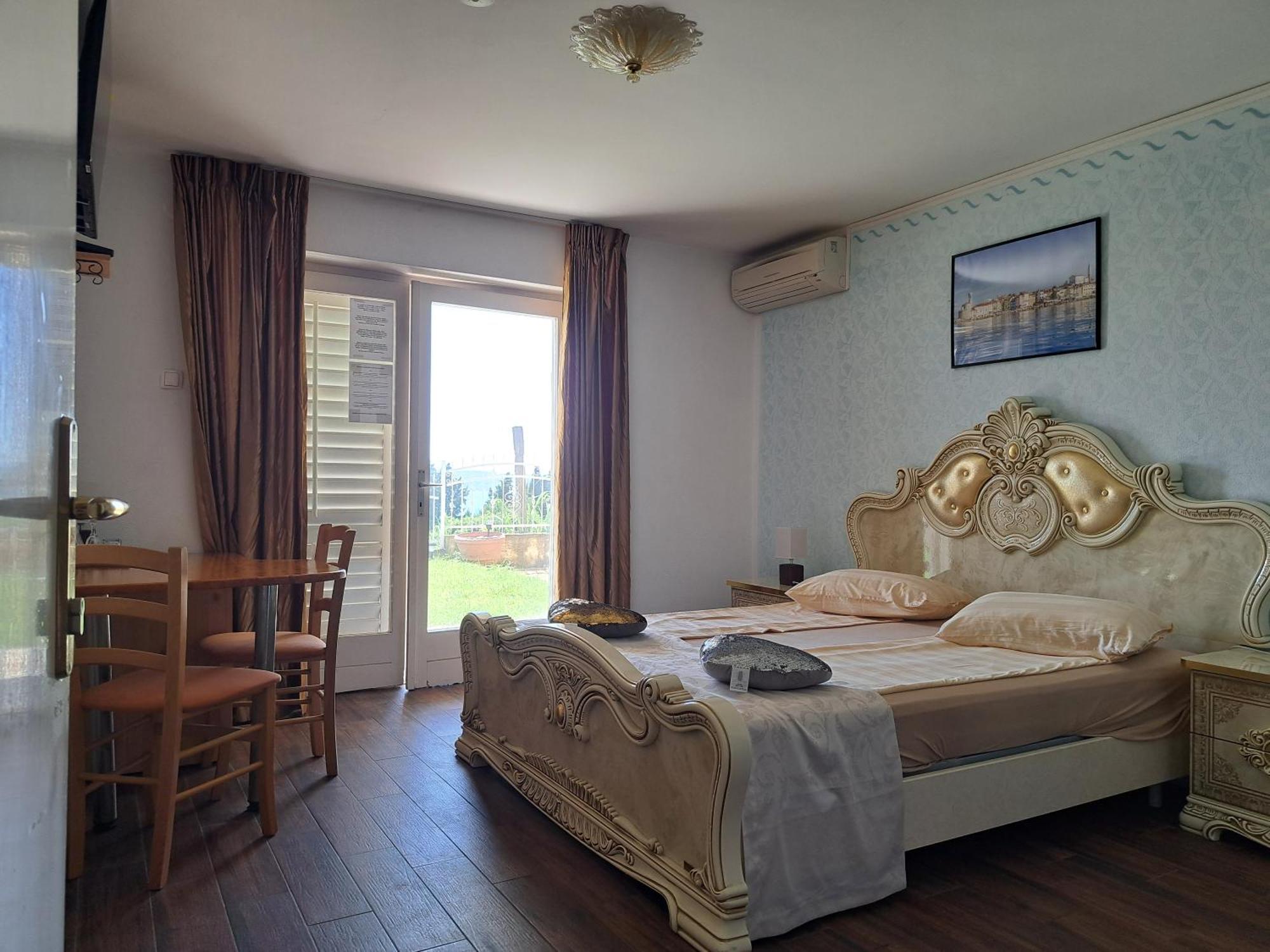 Guest House Vila Luka Portorose Esterno foto