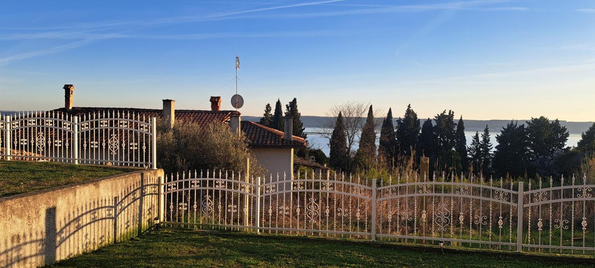 Guest House Vila Luka Portorose Esterno foto