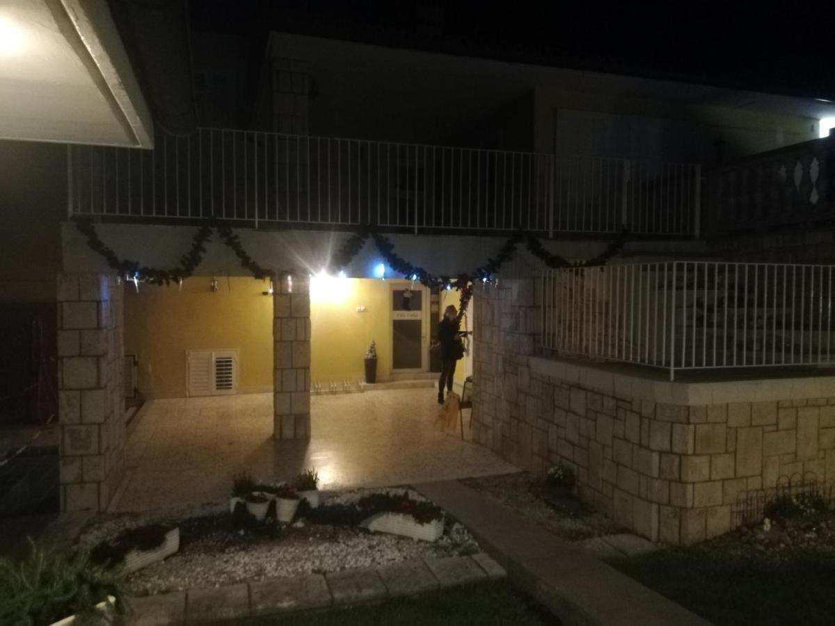 Guest House Vila Luka Portorose Esterno foto